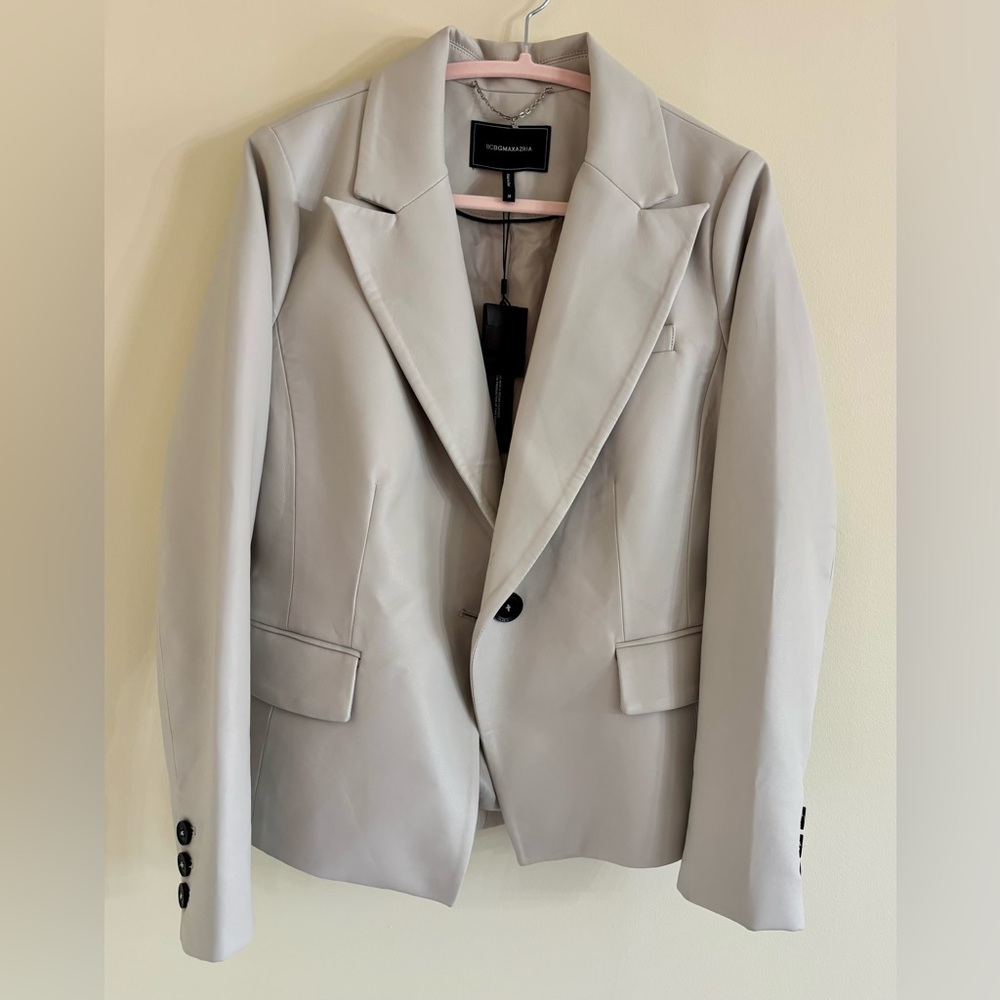 NWT BCBGMaxAzria Light Gray Faux Leather Blazer Size M